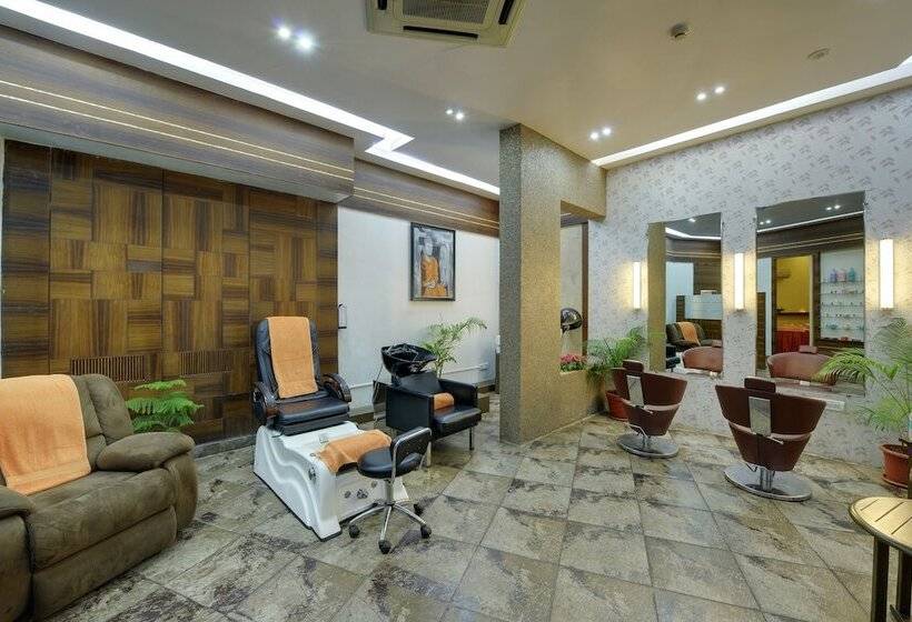 فندق The Crown Goa