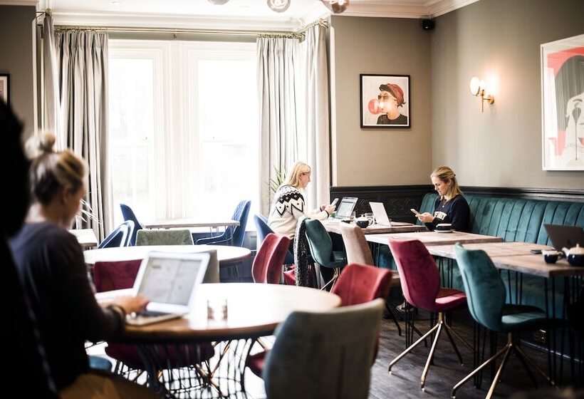 호텔 The Lodge Duxford