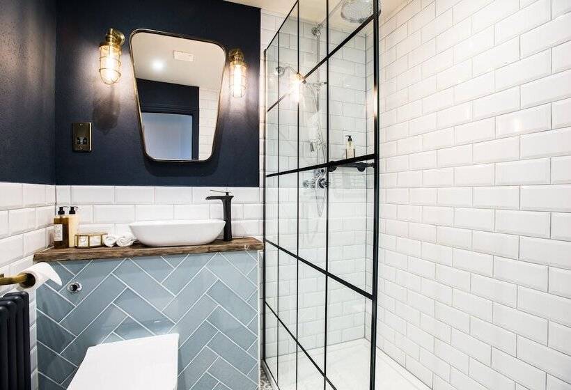 호텔 The Lodge Duxford