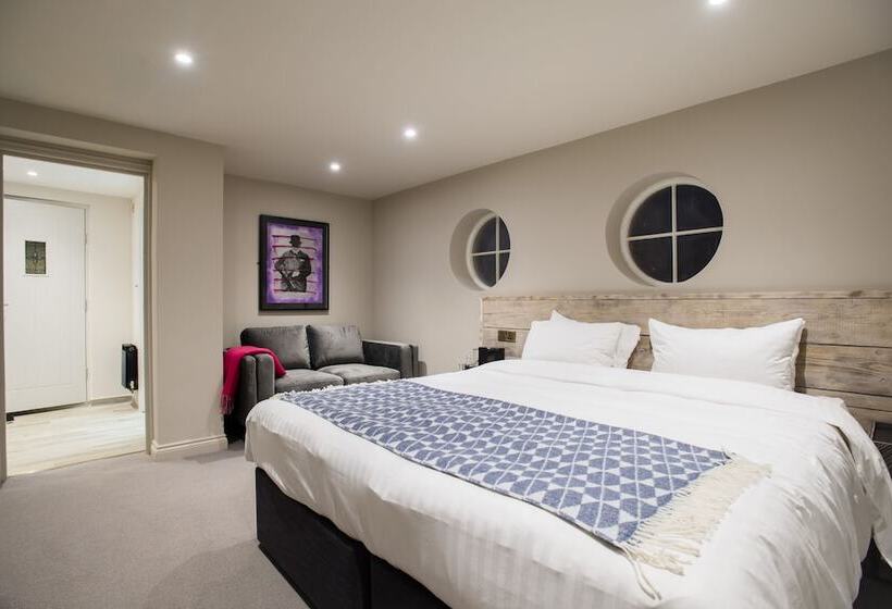 호텔 The Lodge Duxford