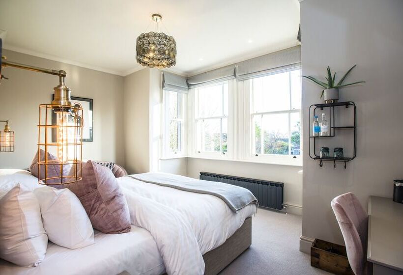 호텔 The Lodge Duxford