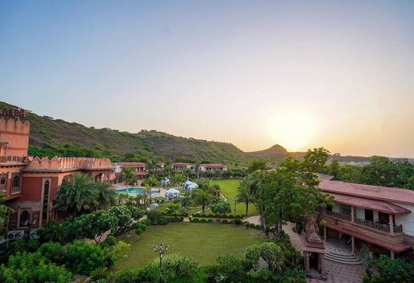 בית מלון כפרי Marugarh Resort And Spa
