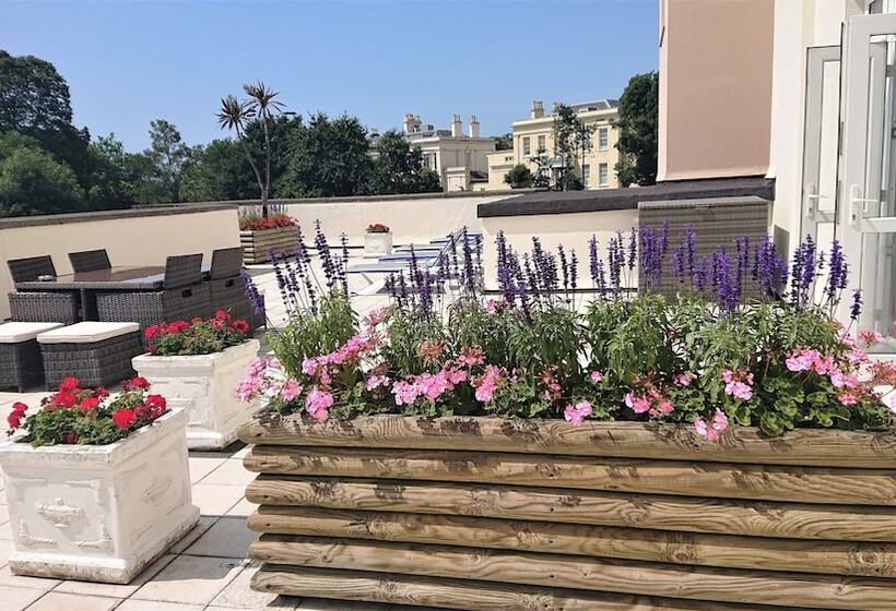 هتل The Norfolk Lodge