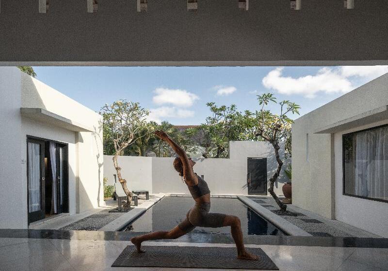 Отель The Seminyak Suite  Private Villa