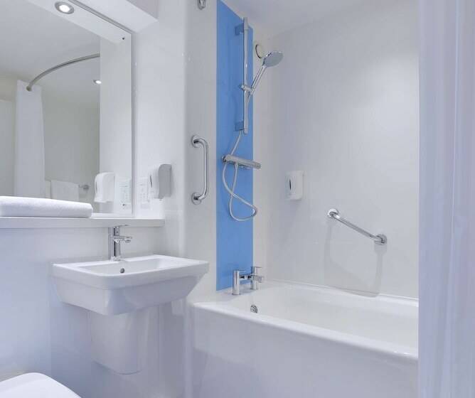 Отель Travelodge Edinburgh Airport Ratho Station