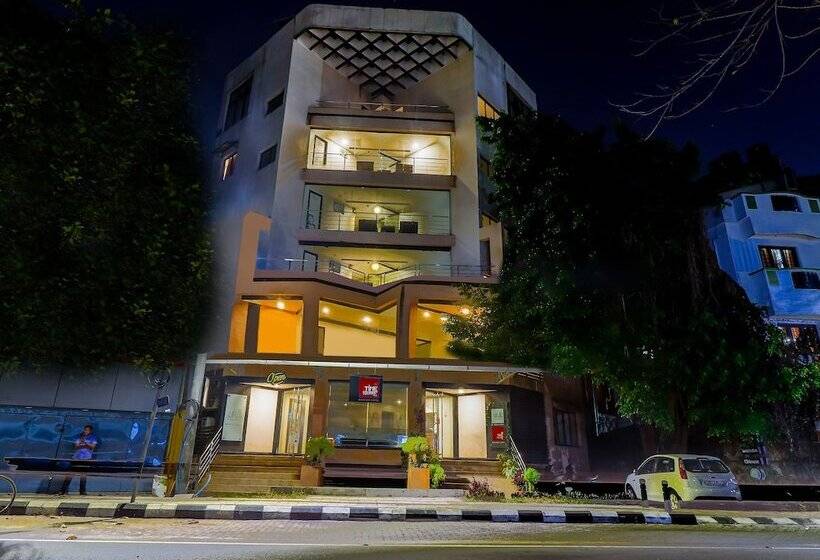 Hotel Treebo Time Square Marine Drive