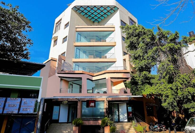 Hotel Treebo Time Square Marine Drive