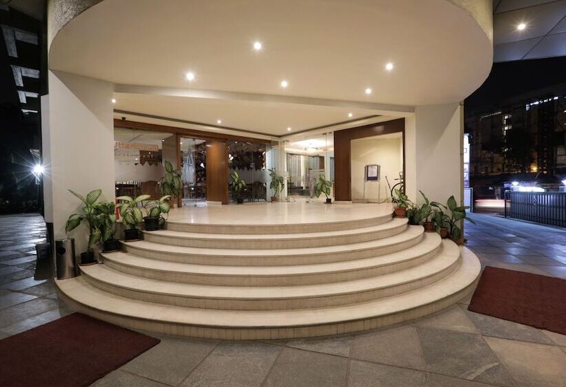 Отель Trinity Isle