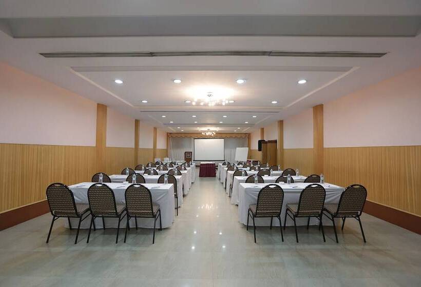 Отель Trinity Isle