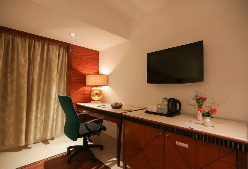 Отель Trinity Isle