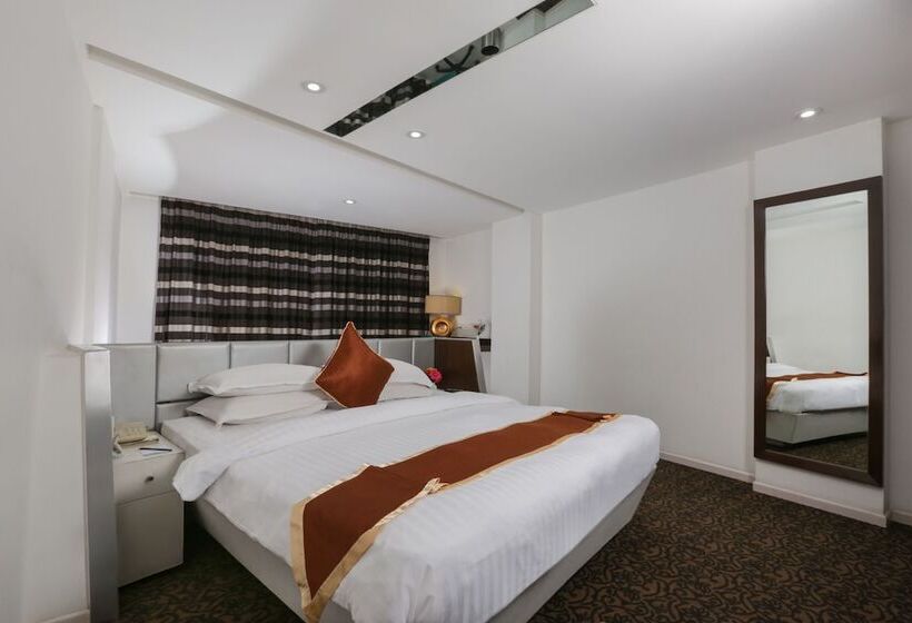 Отель Trinity Isle