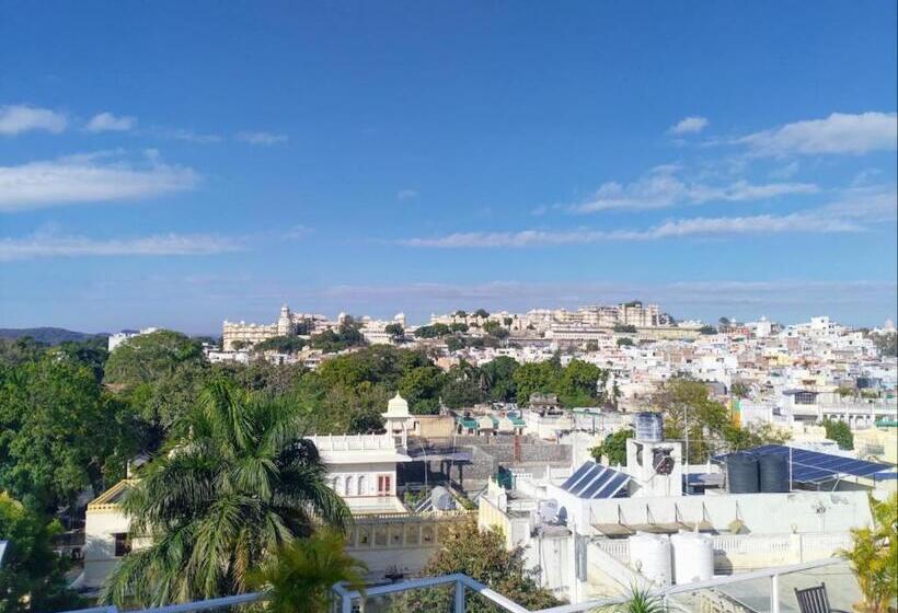 Tripli Hotels Shambhu Villas