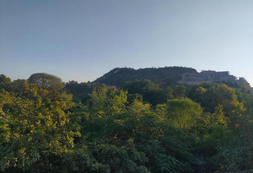 Tripli Hotels Shambhu Villas