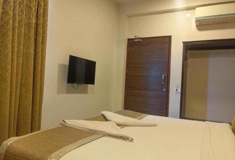 Tripli Hotels Shambhu Villas