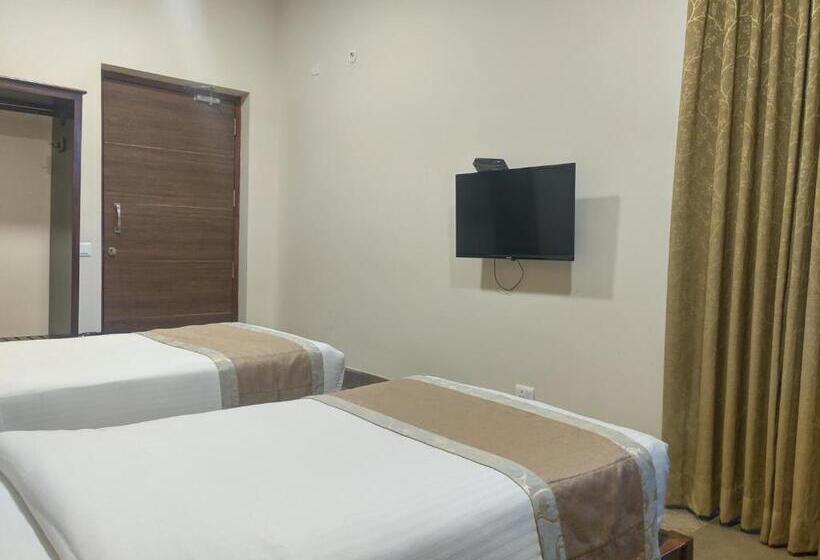 Tripli Hotels Shambhu Villas