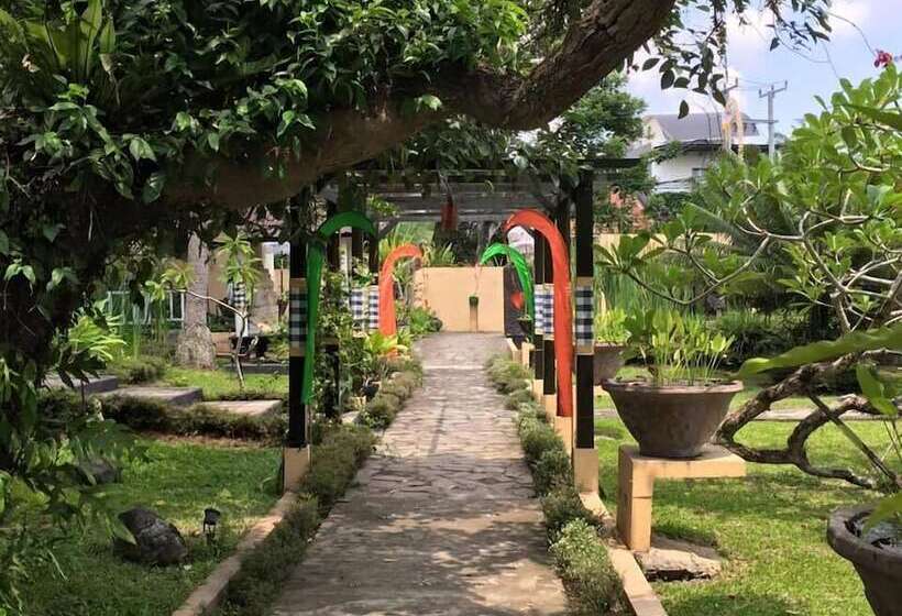 ホテル Ubud Garden Villa