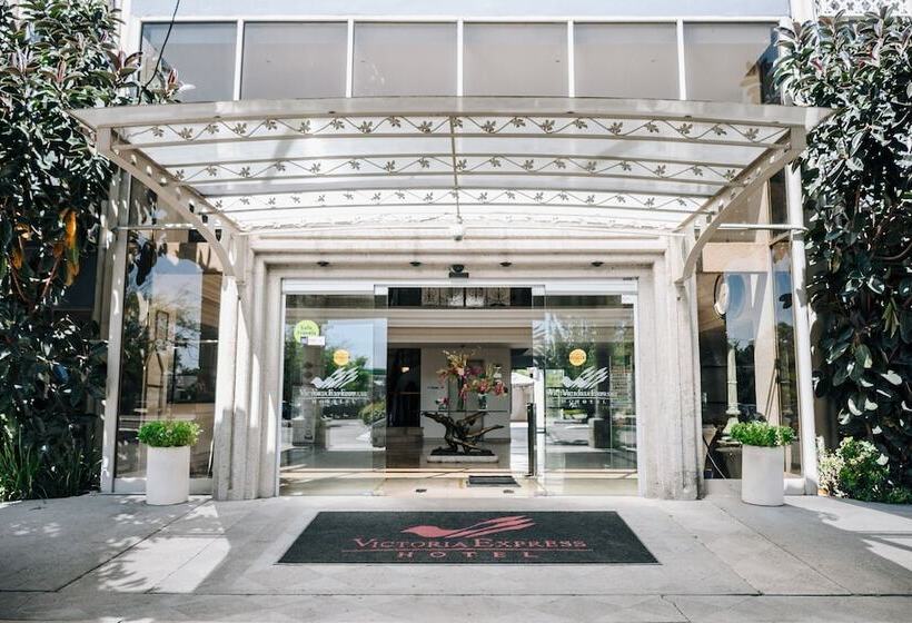 בית מלון כפרי Victoria Express