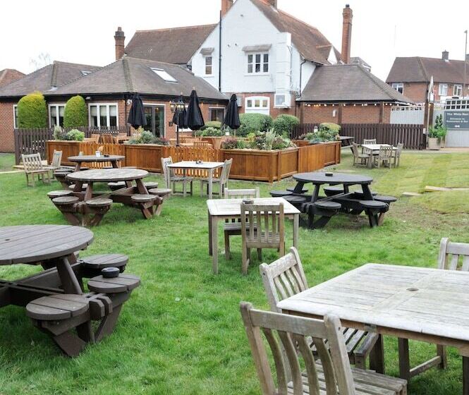 ホテル White Hart By Chef & Brewer Collection