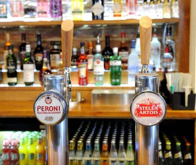 ホテル White Hart By Chef & Brewer Collection