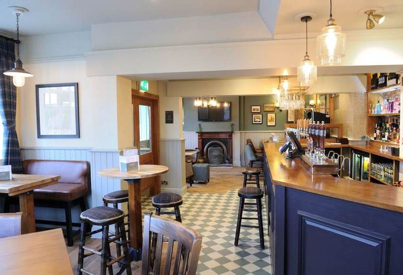 ホテル White Hart By Chef & Brewer Collection