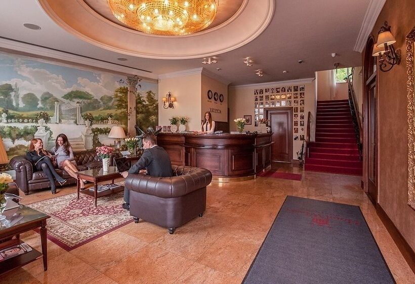 هتل Włoski Italia Boutique Old Town Poznań