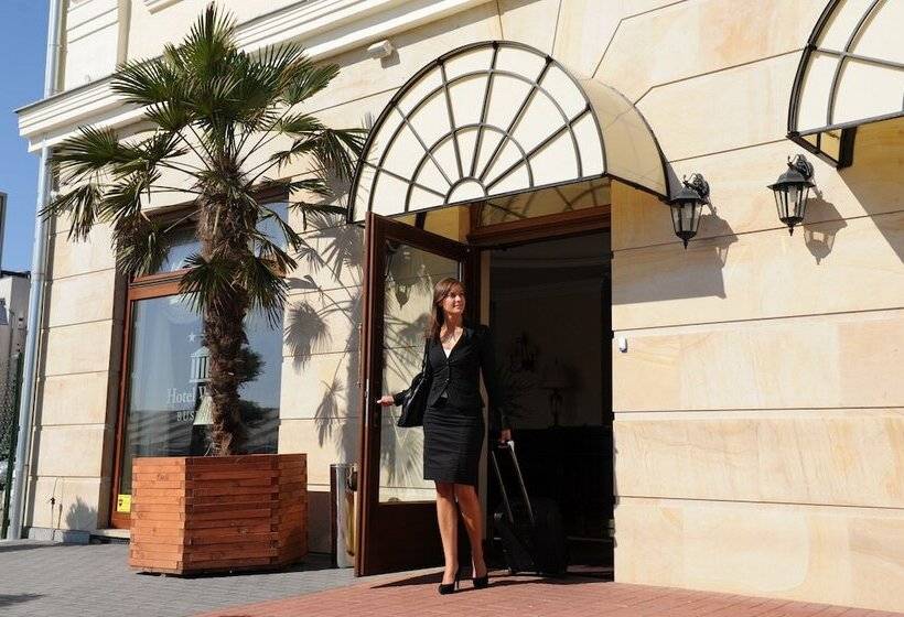 هتل Włoski Italia Boutique Old Town Poznań