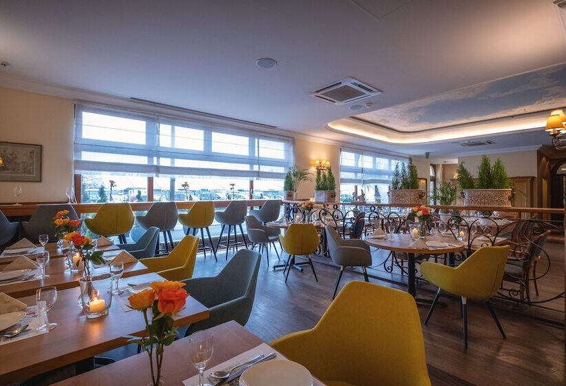 هتل Włoski Italia Boutique Old Town Poznań