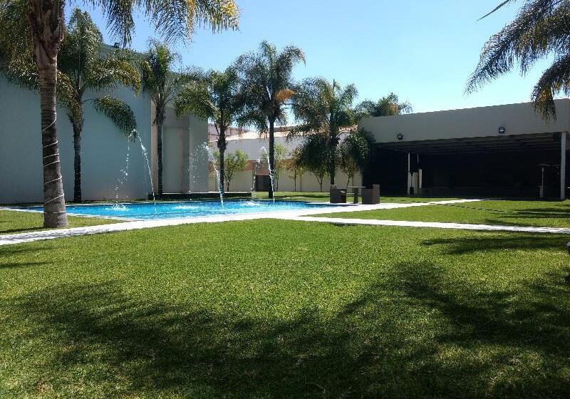 Wyndham Garden Aguascalientes Hotel & Casino