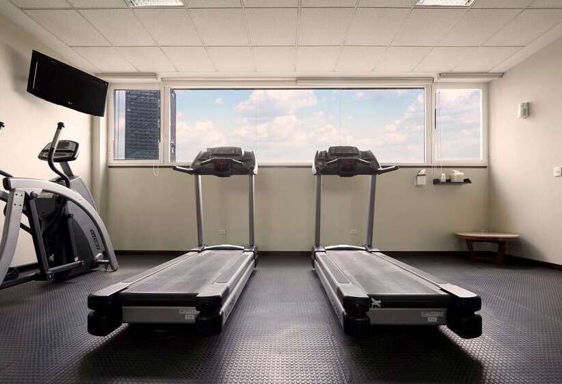 هتل Wyndham Garden Mexico City Polanco