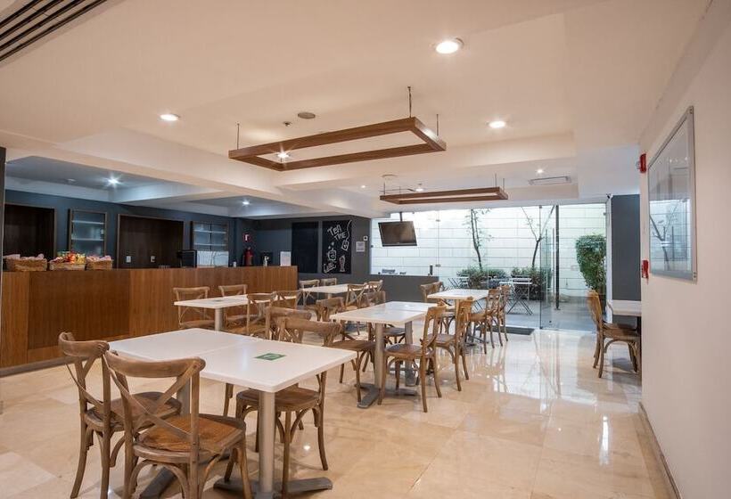 هتل Wyndham Garden Mexico City Polanco