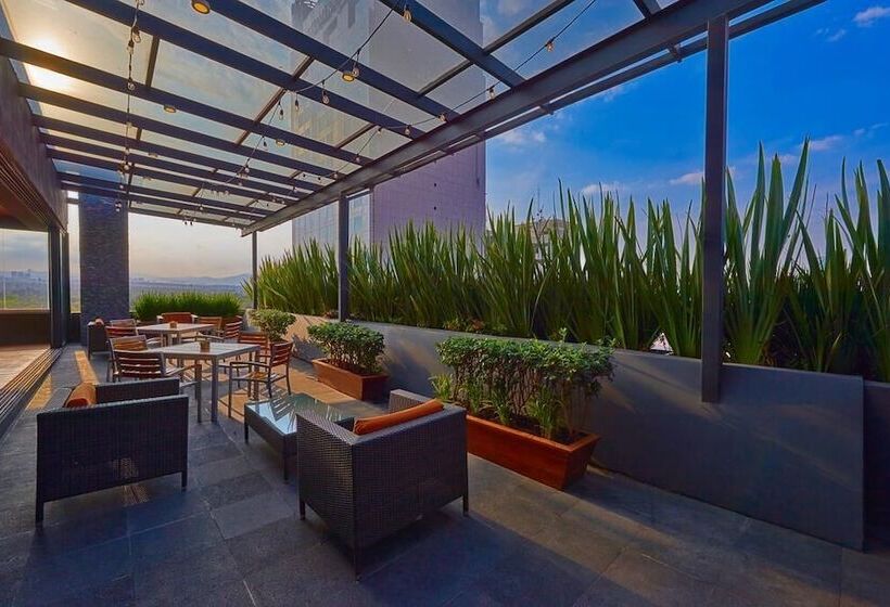 هتل Wyndham Garden Mexico City Polanco