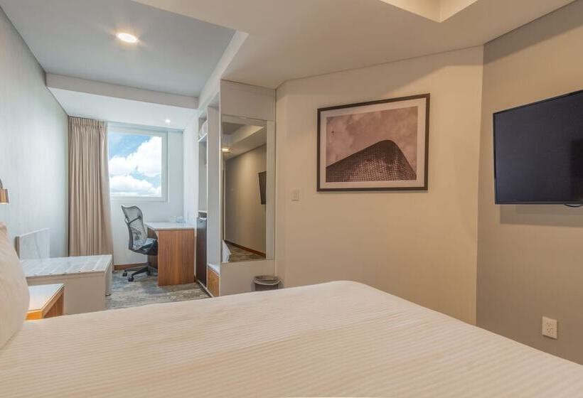 هتل Wyndham Garden Mexico City Polanco