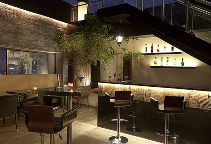 ホテル Yogi Executive, Navi Mumbai