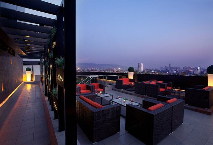 ホテル Yogi Executive, Navi Mumbai