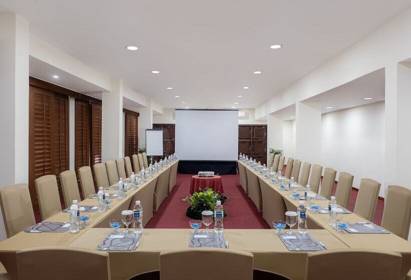 Indra Maya Pool Villas