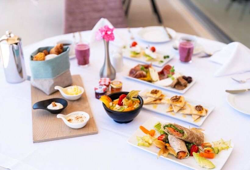 Kresten Royal Euphoria Resort