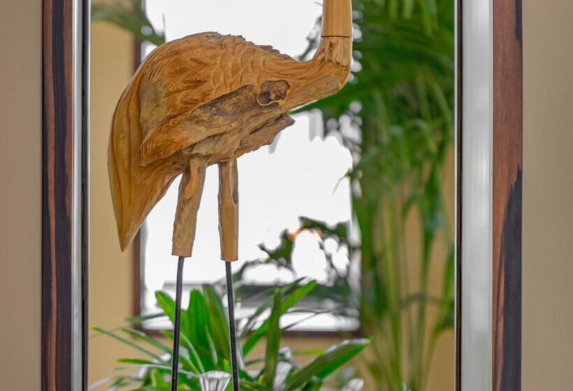 Kresten Royal Euphoria Resort