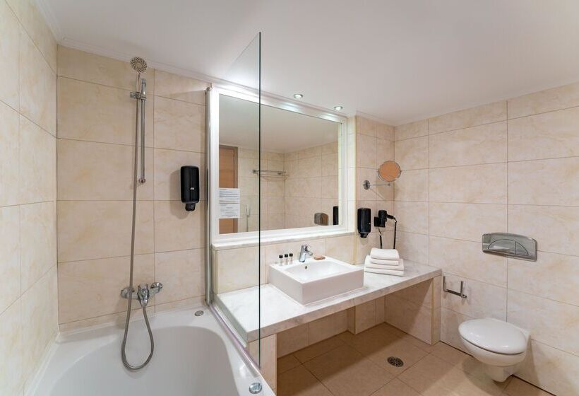 Kresten Royal Euphoria Resort