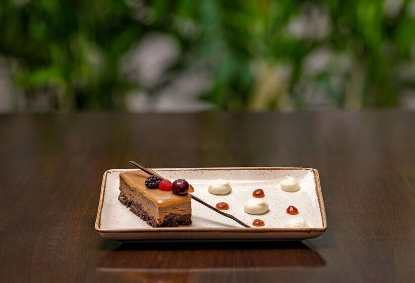 Kresten Royal Euphoria Resort