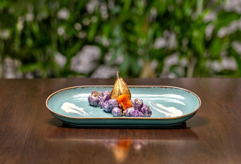 Kresten Royal Euphoria Resort