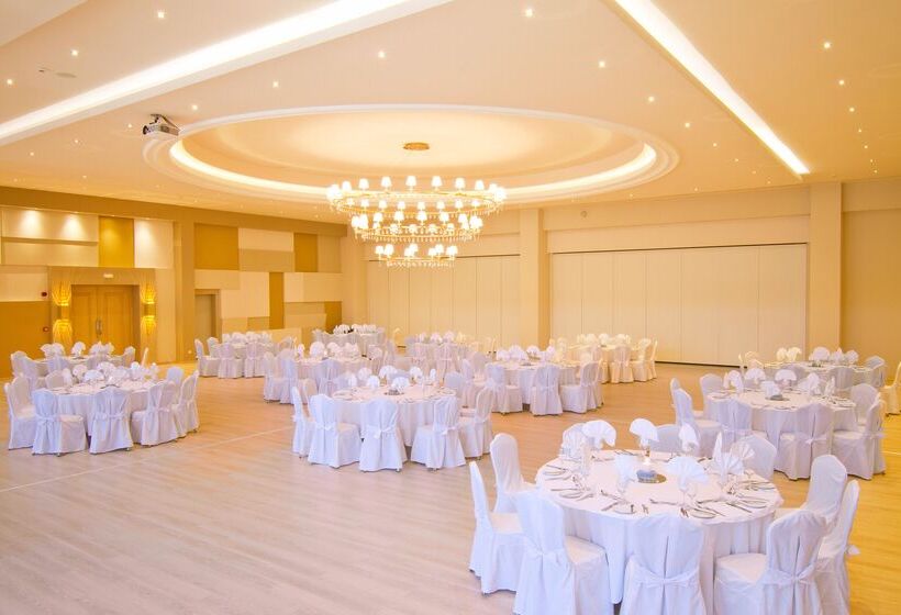 Kresten Royal Euphoria Resort