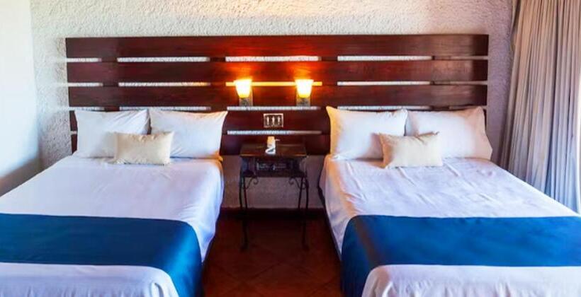 Las Rocas Resort And Spa