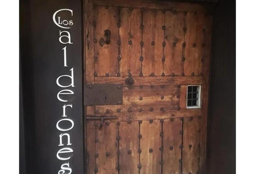 פנסיון Posada Los Calderones