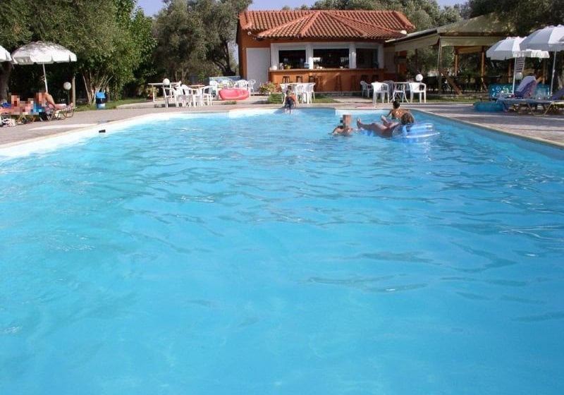 Pythos Studios & Apartments