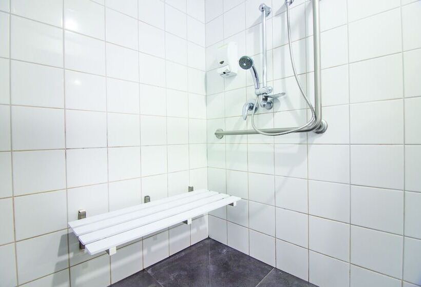 Nesuto St Martins Apartment