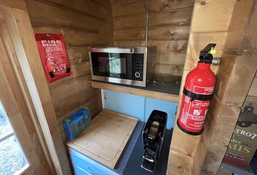 Retro Private Lodge With Hot Tub Nr Dartmoor