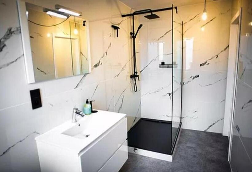 مبيت وإفطار Barotel   Bed & Dinner