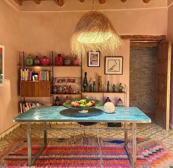 تختخواب و صبحانه La Villa Sauvage