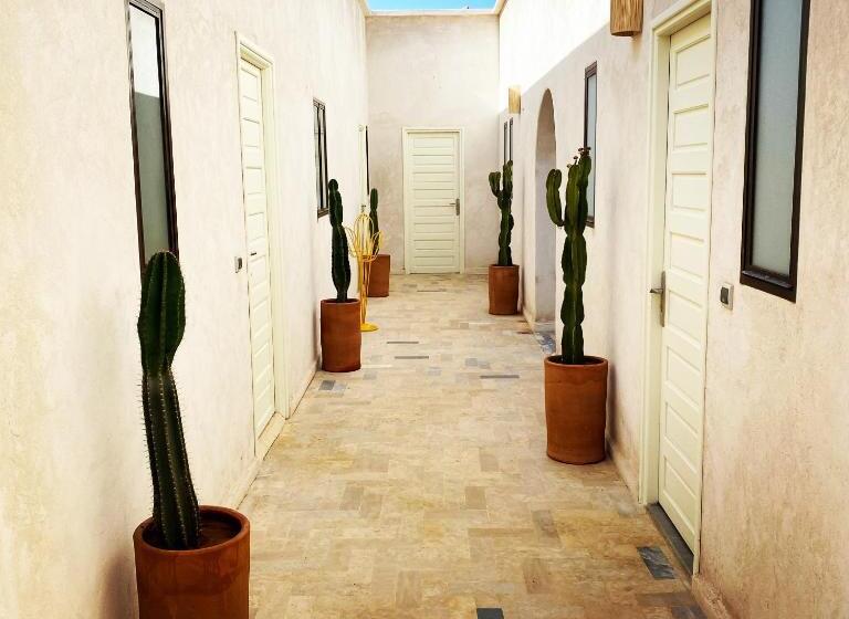 تختخواب و صبحانه La Villa Sauvage