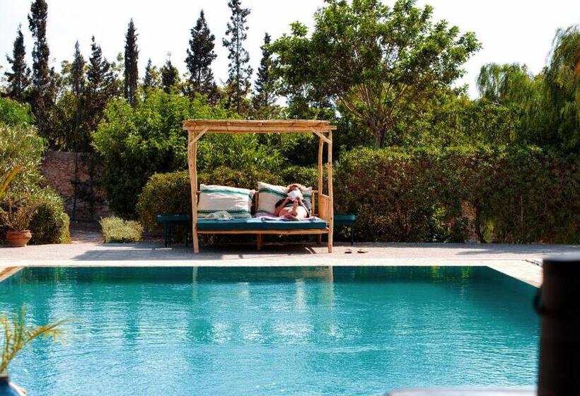 تختخواب و صبحانه La Villa Sauvage